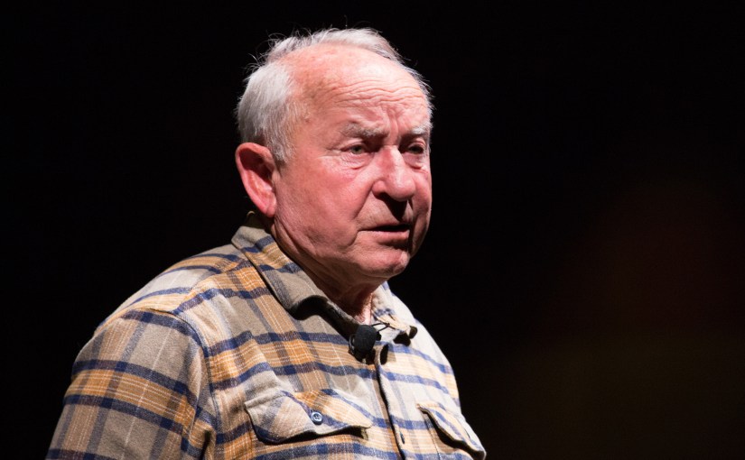 Earth is now our only shareholder (La Tierra es ahora nuestro único accionista). Yvon&nbsp;Chouinard